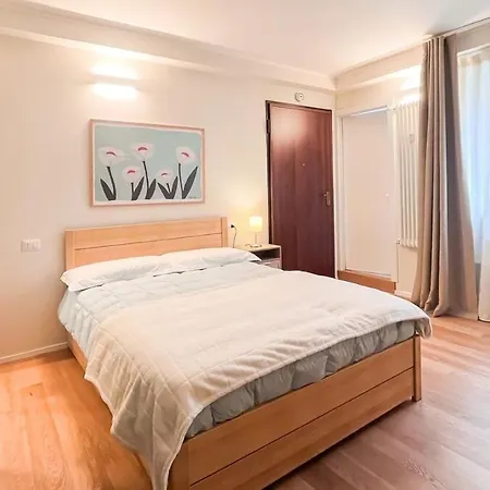 Apartment Colorful Studio- Bramante 41